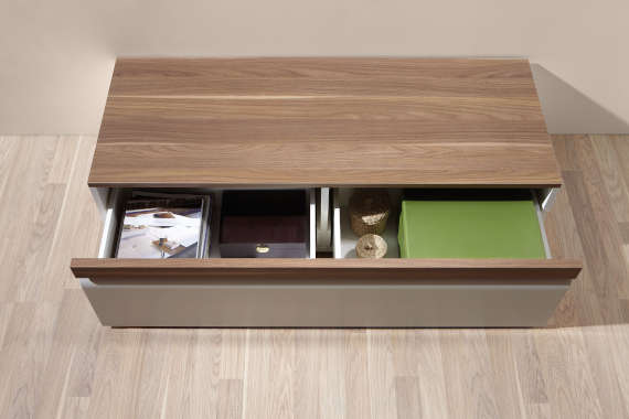 Predali imajo polni izvlek za lažjo dostopnost dnevne sobe, prizma, pohištvo, omara, regali