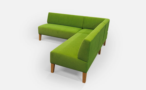 Nubo zofa na lesenih nogah